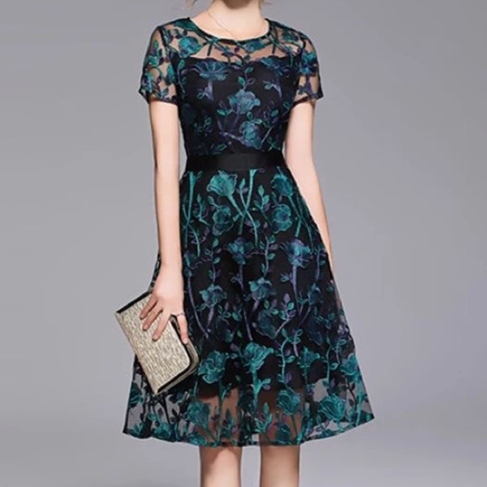 Blue/green and black short sleeved cocktail dress